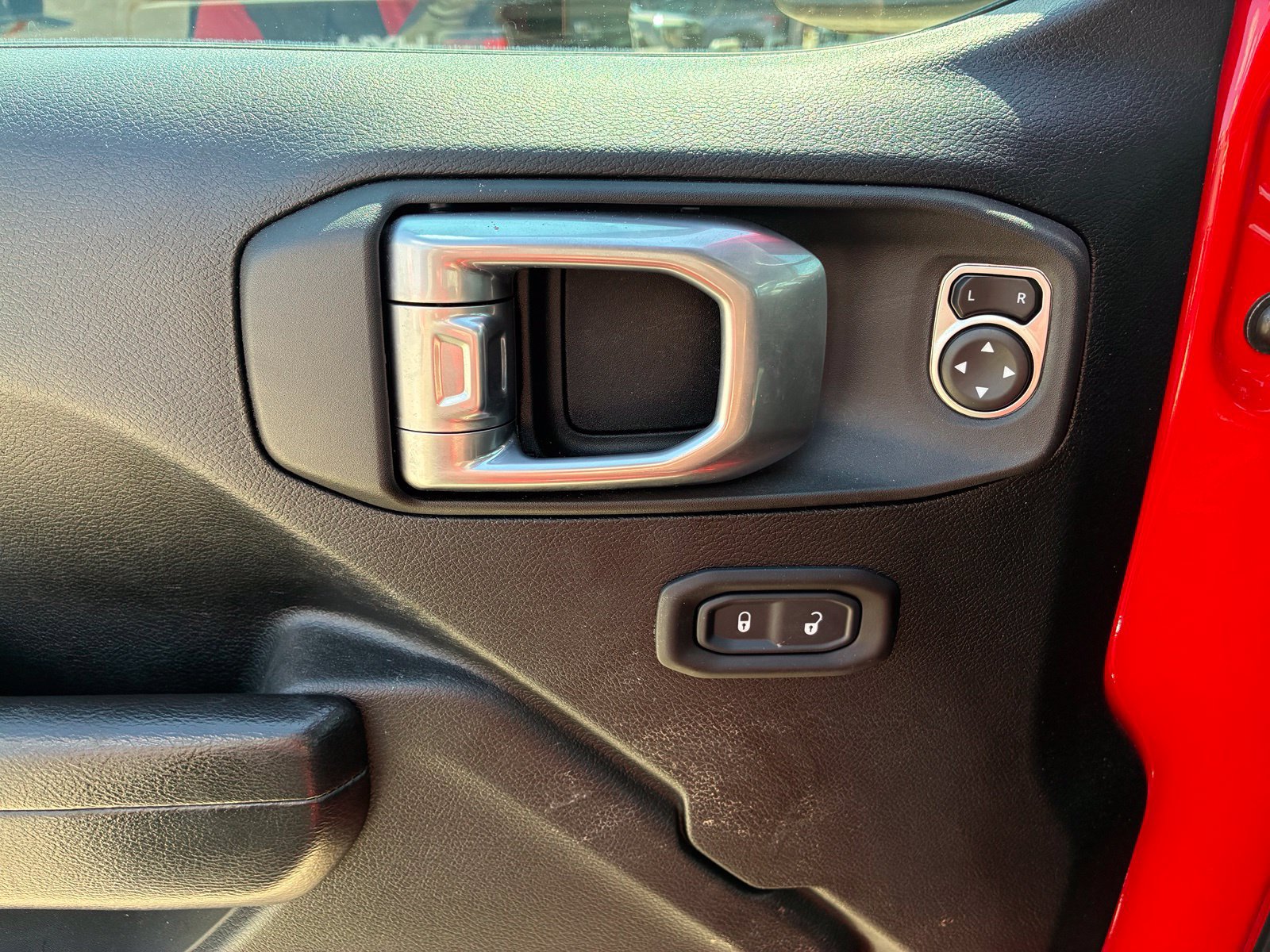 Used 2020 Jeep Gladiator Sport AWD/4WD image 5