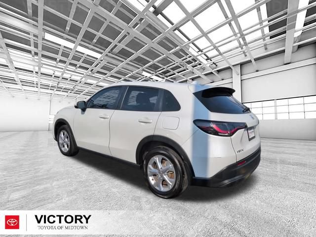 Used 2023 Honda HR-V LX image 5