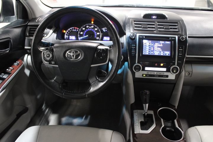 Used 2013 Toyota Camry XLE w/ Leather Pkg FWD image 27