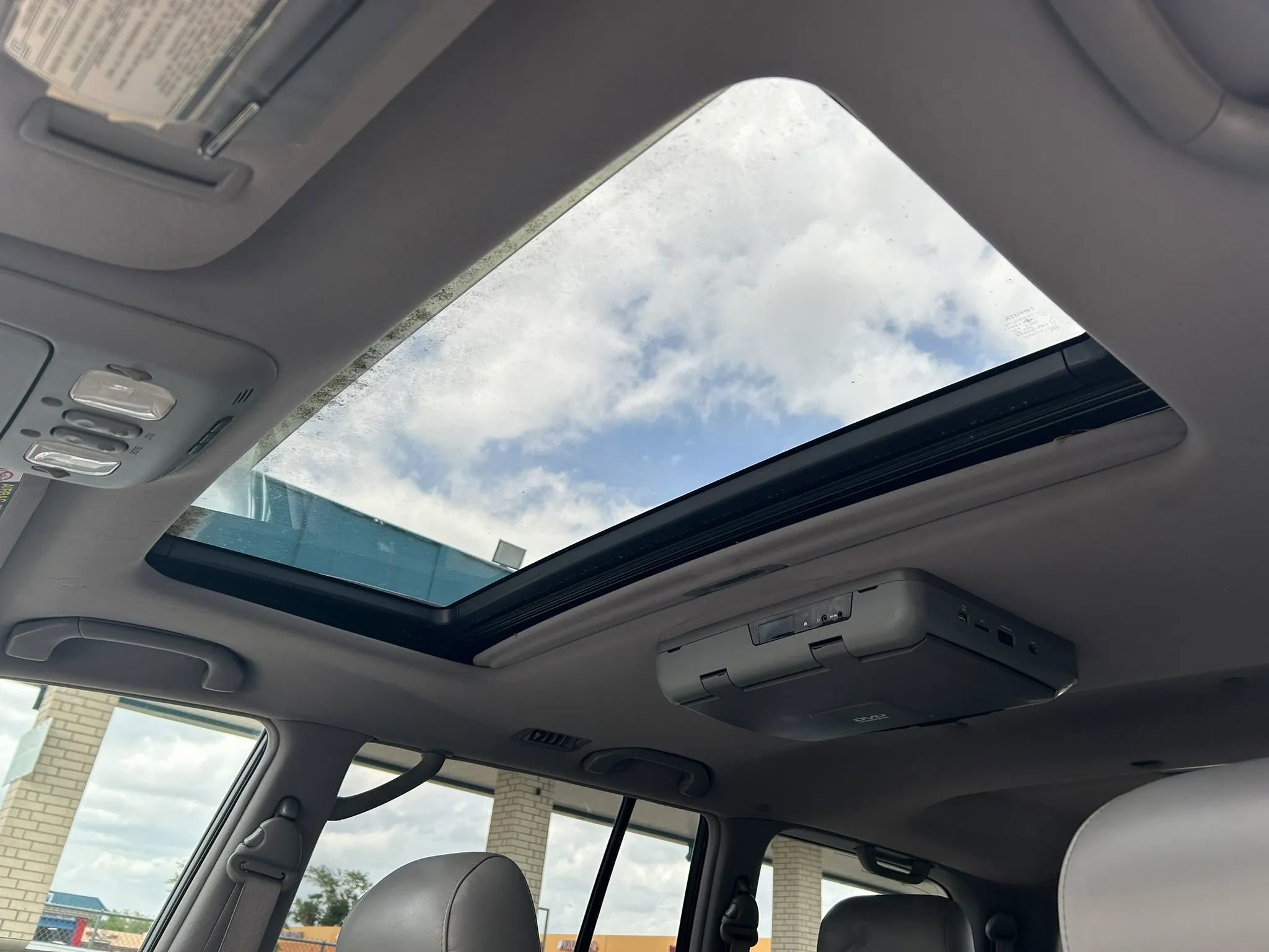 Used 2004 Toyota Land Cruiser AWD/4WD image 23