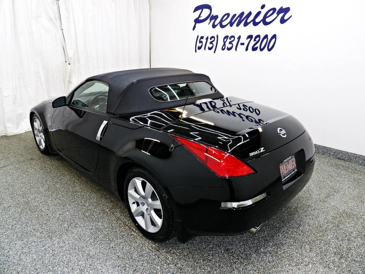 Used 2004 Nissan 350Z Touring RWD image 4