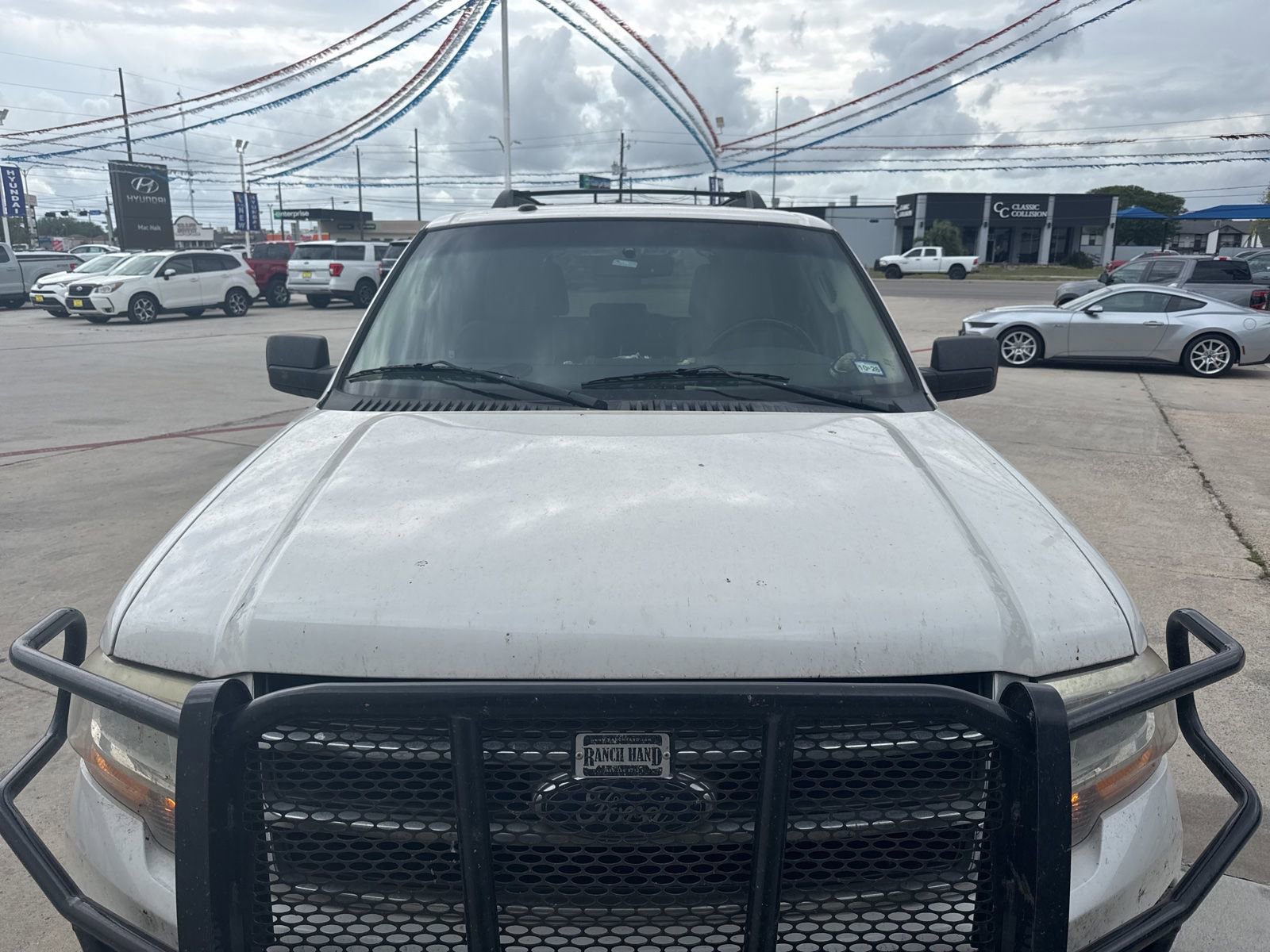 Used 2015 Ford Expedition XLT w/ Equipment Group 202A RWD image 2