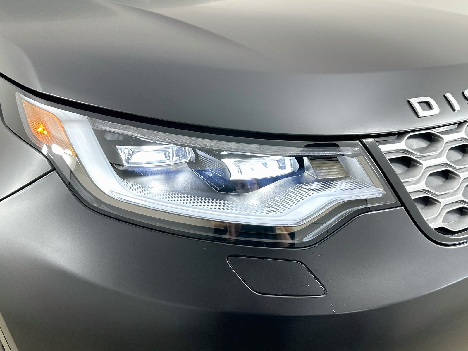 New 2026 Land Rover Discovery Limited Edition AWD/4WD image 10