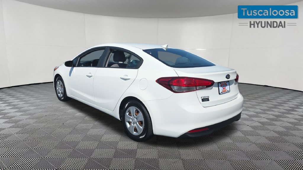 Used 2017 Kia Forte LX FWD image 5