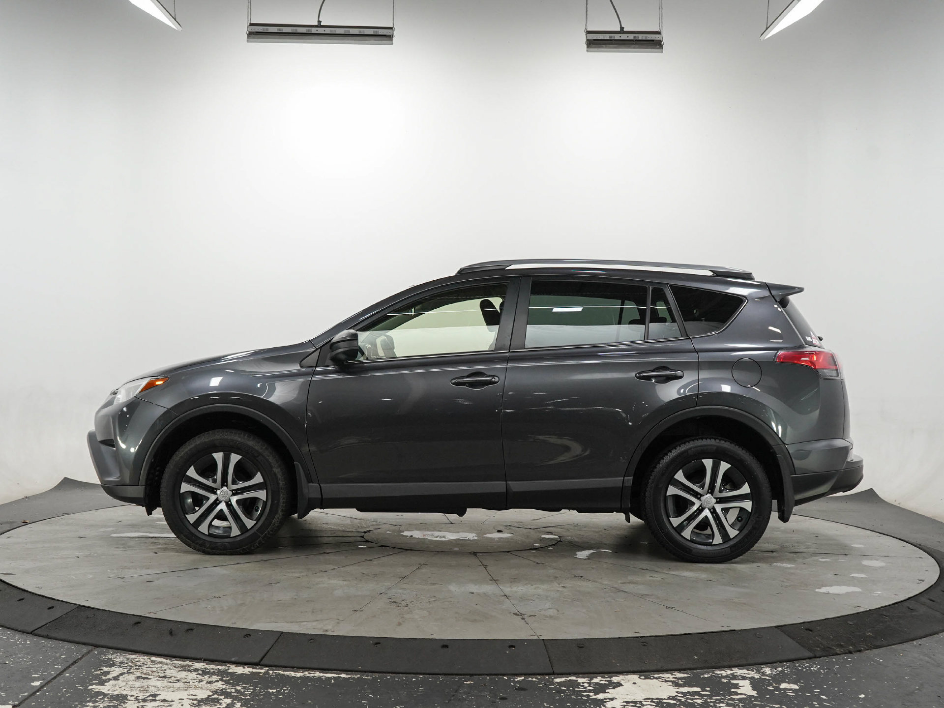 Used 2018 Toyota RAV4 LE w/ All Weather Liner Package AWD/4WD image 2