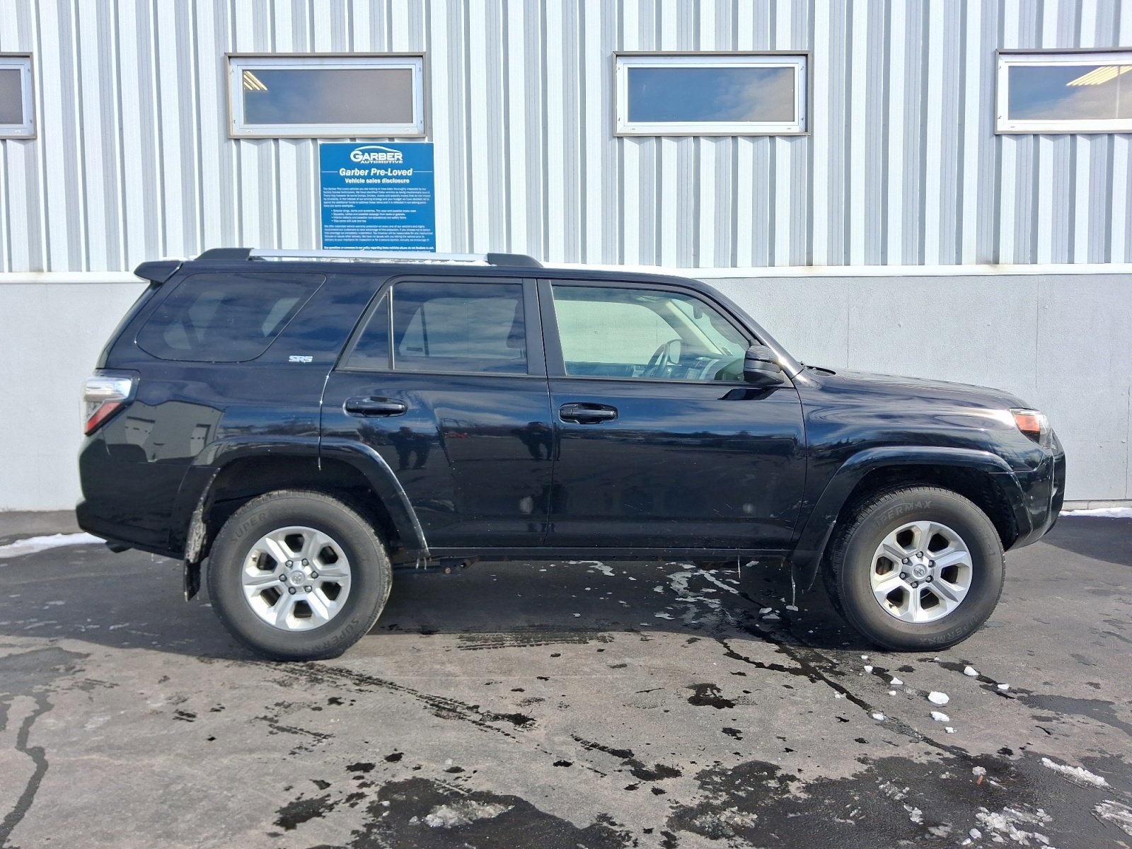 Used 2022 Toyota 4Runner SR5 AWD/4WD image 6