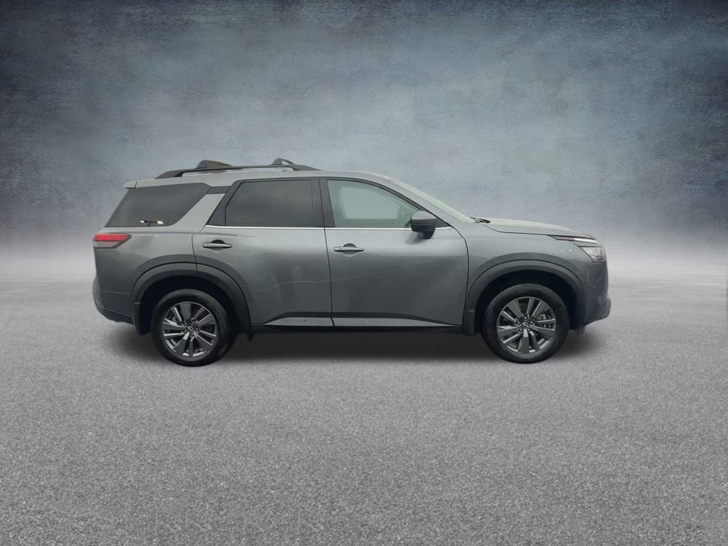 Used 2024 Nissan Pathfinder SV image 26