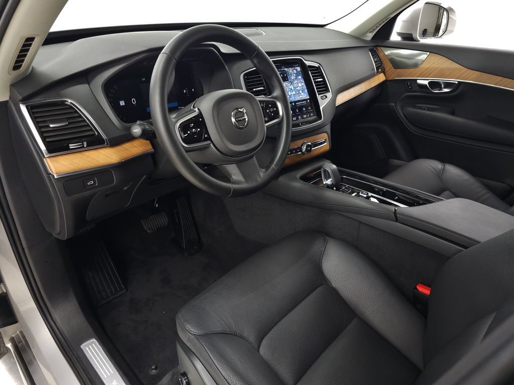 Certified 2025 Volvo XC90 B6 Plus w/ Protection Package AWD/4WD image 15