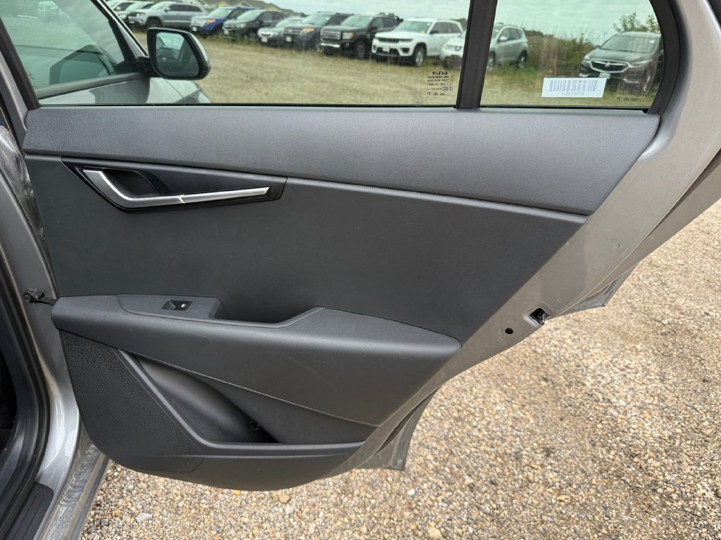 Used 2025 Kia Niro LX FWD image 35