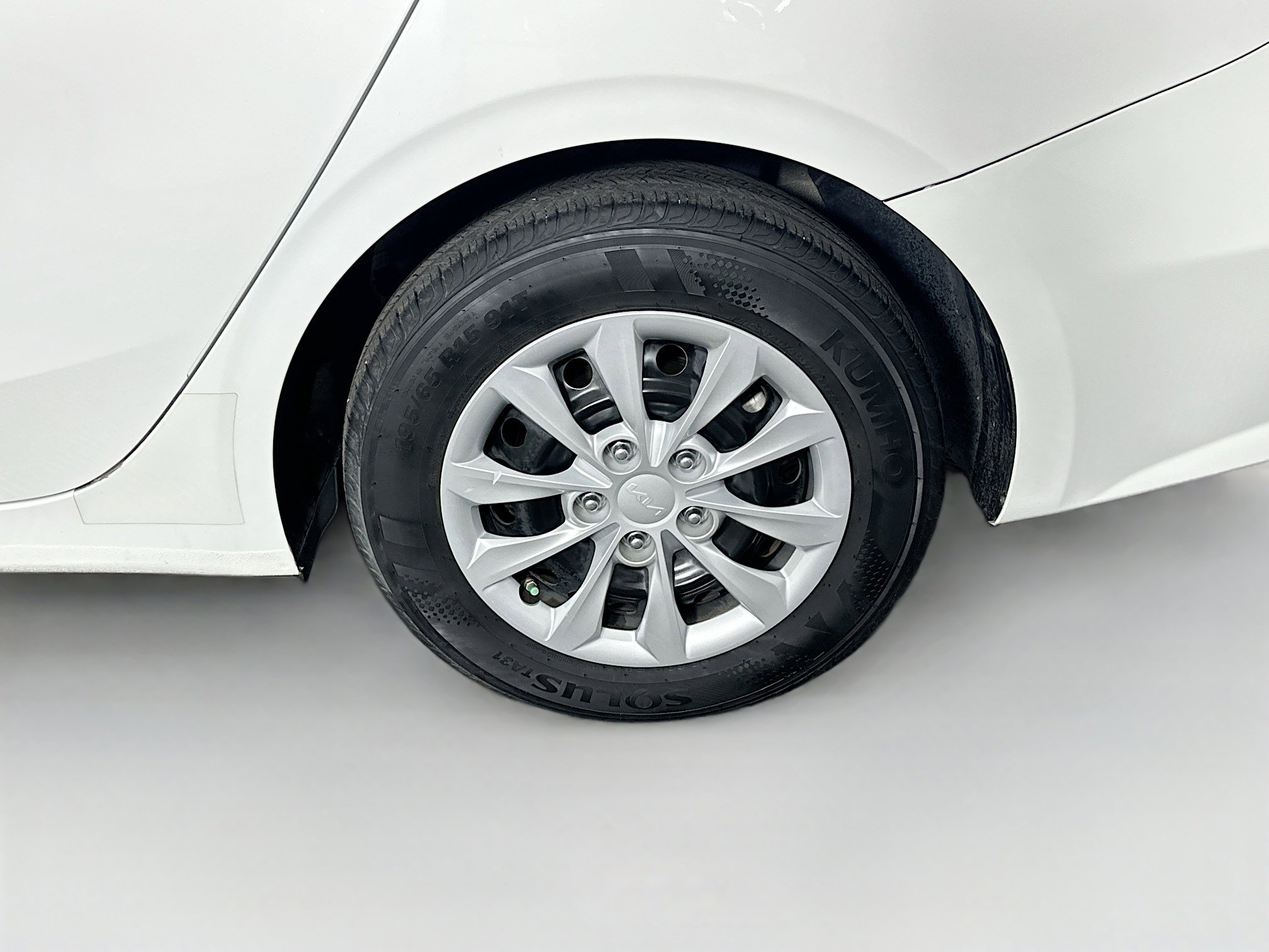 Used 2024 Kia Forte LX FWD image 11