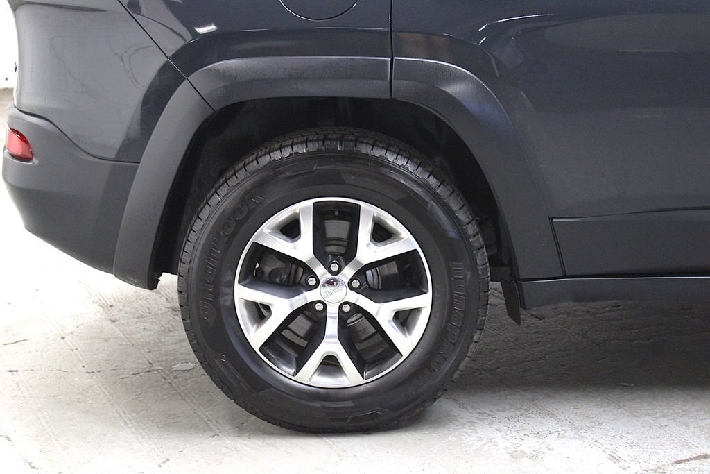 Certified 2017 Jeep Cherokee Trailhawk w/ Comfort/Convenience Group AWD/4WD image 37