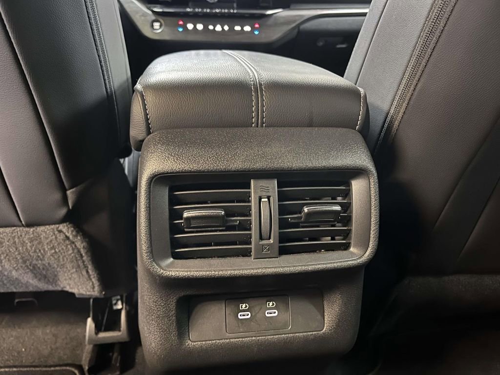 Certified 2025 Nissan Murano SV image 15