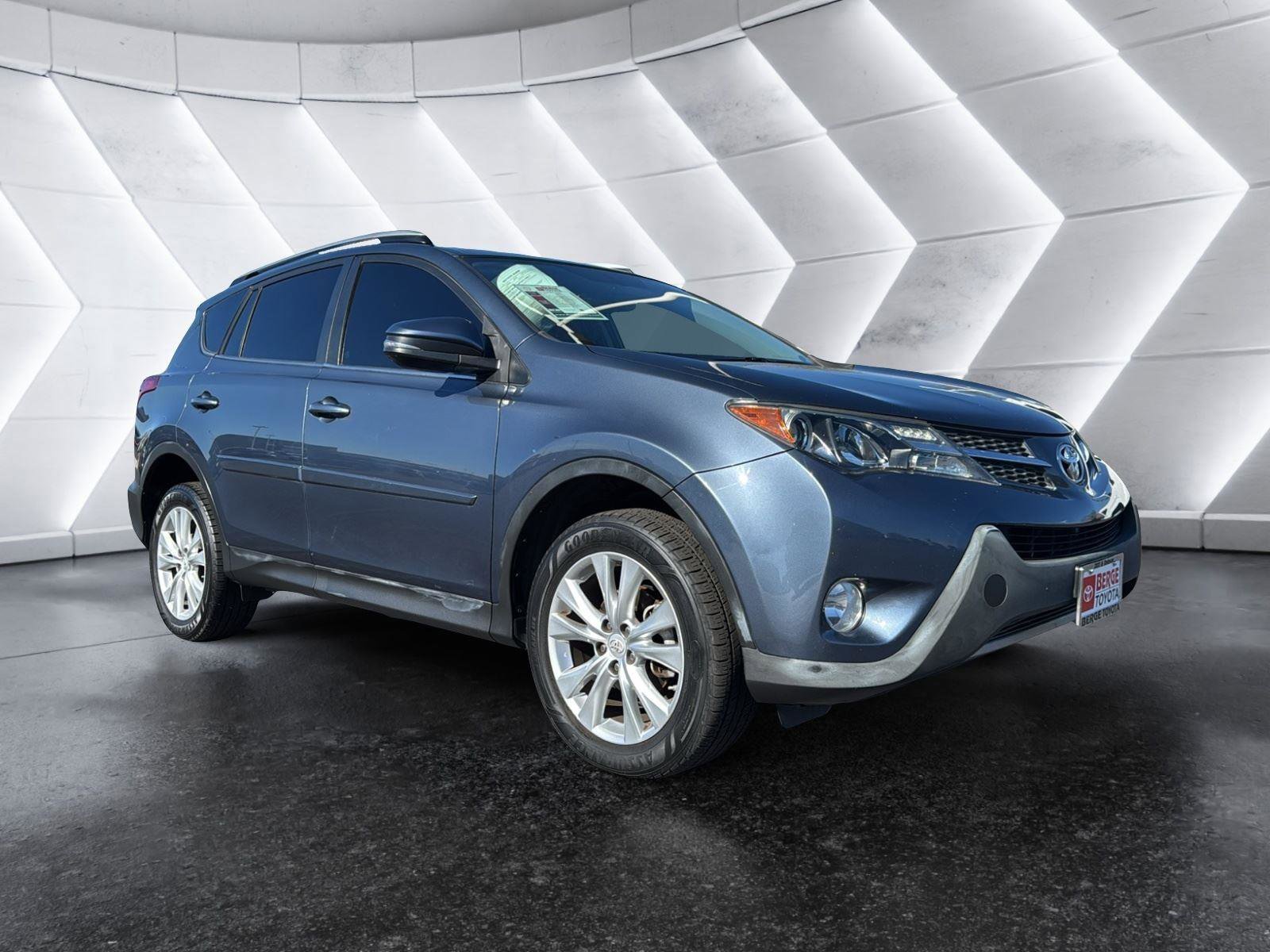 Used 2014 Toyota RAV4 Limited video 1