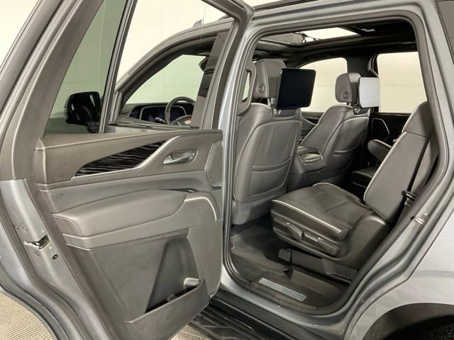 Used 2021 Cadillac Escalade Sport w/ LPO, ONYX Package image 32