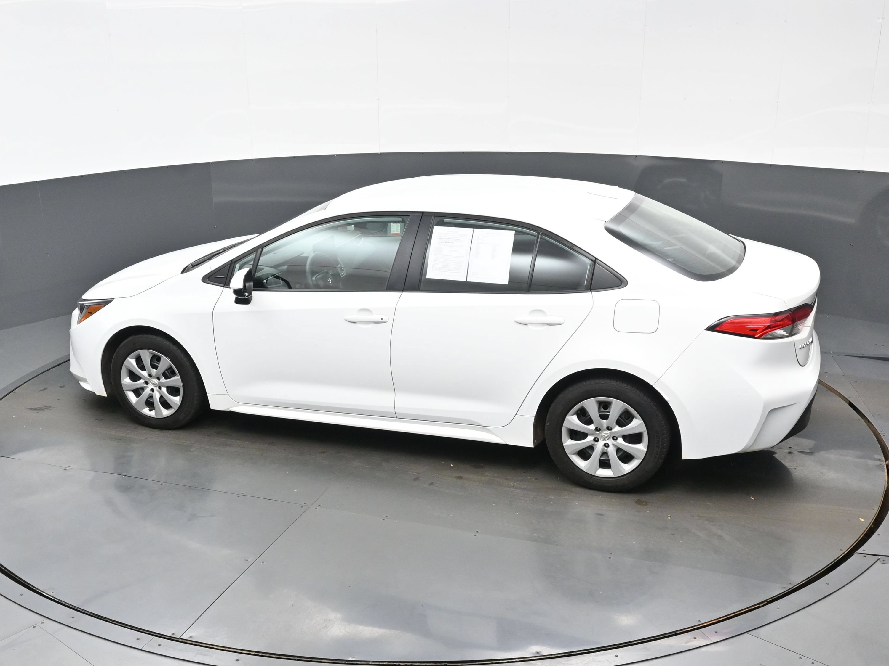Used 2024 Toyota Corolla LE FWD image 37