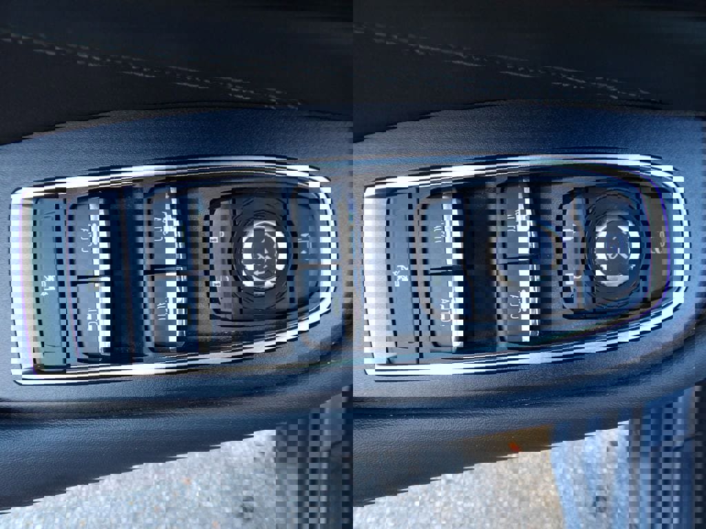 Used 2025 Subaru Outback Touring XT w/ Popular Package #2 image 14