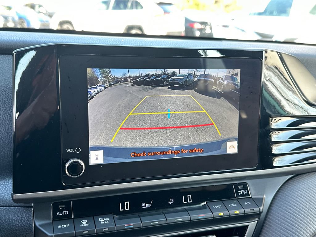 Used 2025 Toyota Camry SE w/ Convenience Package image 33