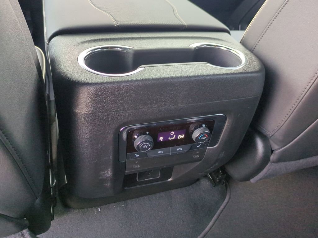 New 2026 Chevrolet Suburban Premier image 21