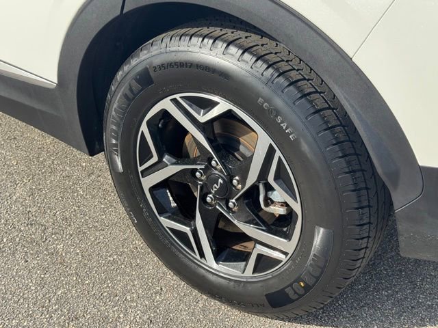 Certified 2024 Kia Sportage LX FWD image 8