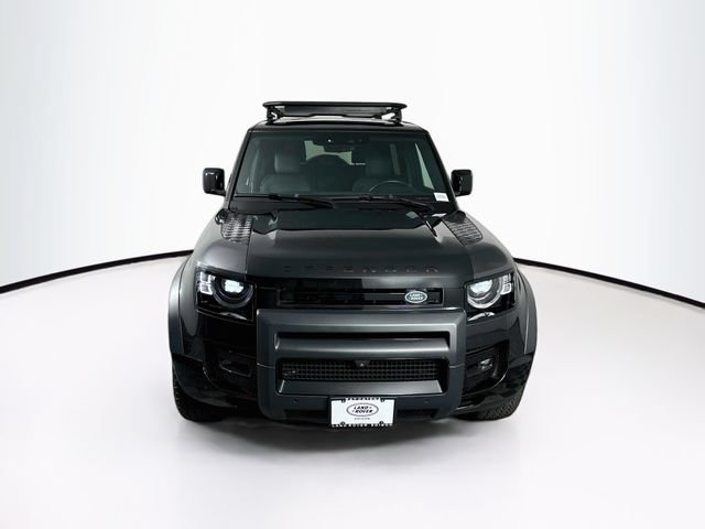 Used 2023 Land Rover Defender 90 X AWD/4WD image 2