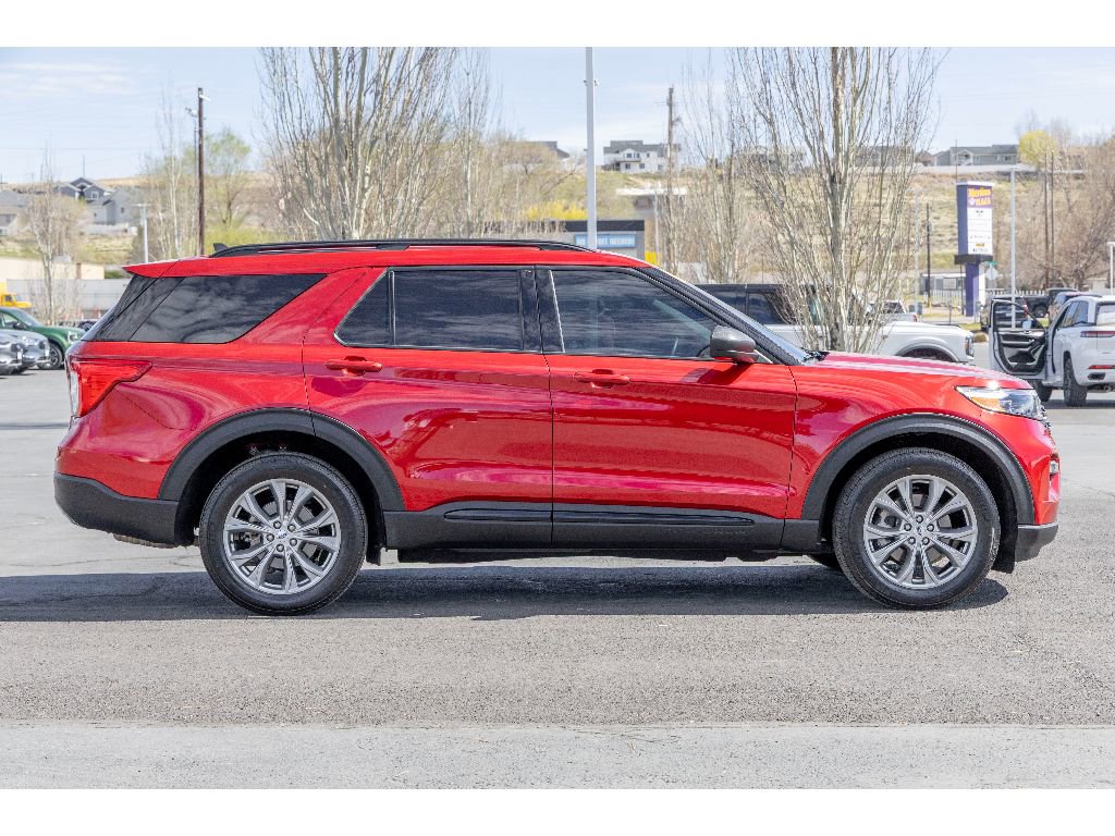 Used 2023 Ford Explorer XLT w/ Equipment Group 202A image 2