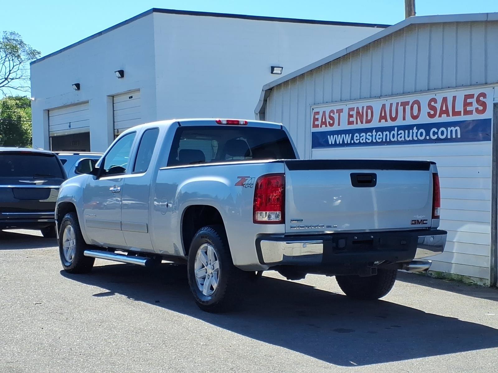 Used 2012 GMC Sierra 1500 SLE w/ Power Tech Package AWD/4WD image 3