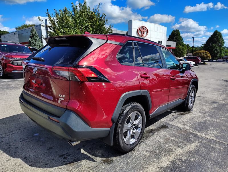 Used 2025 Toyota RAV4 XLE w/ Convenience Package AWD/4WD image 4