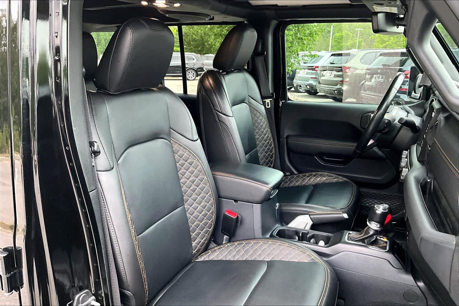 Used 2021 Jeep Wrangler Unlimited Sahara AWD/4WD image 8