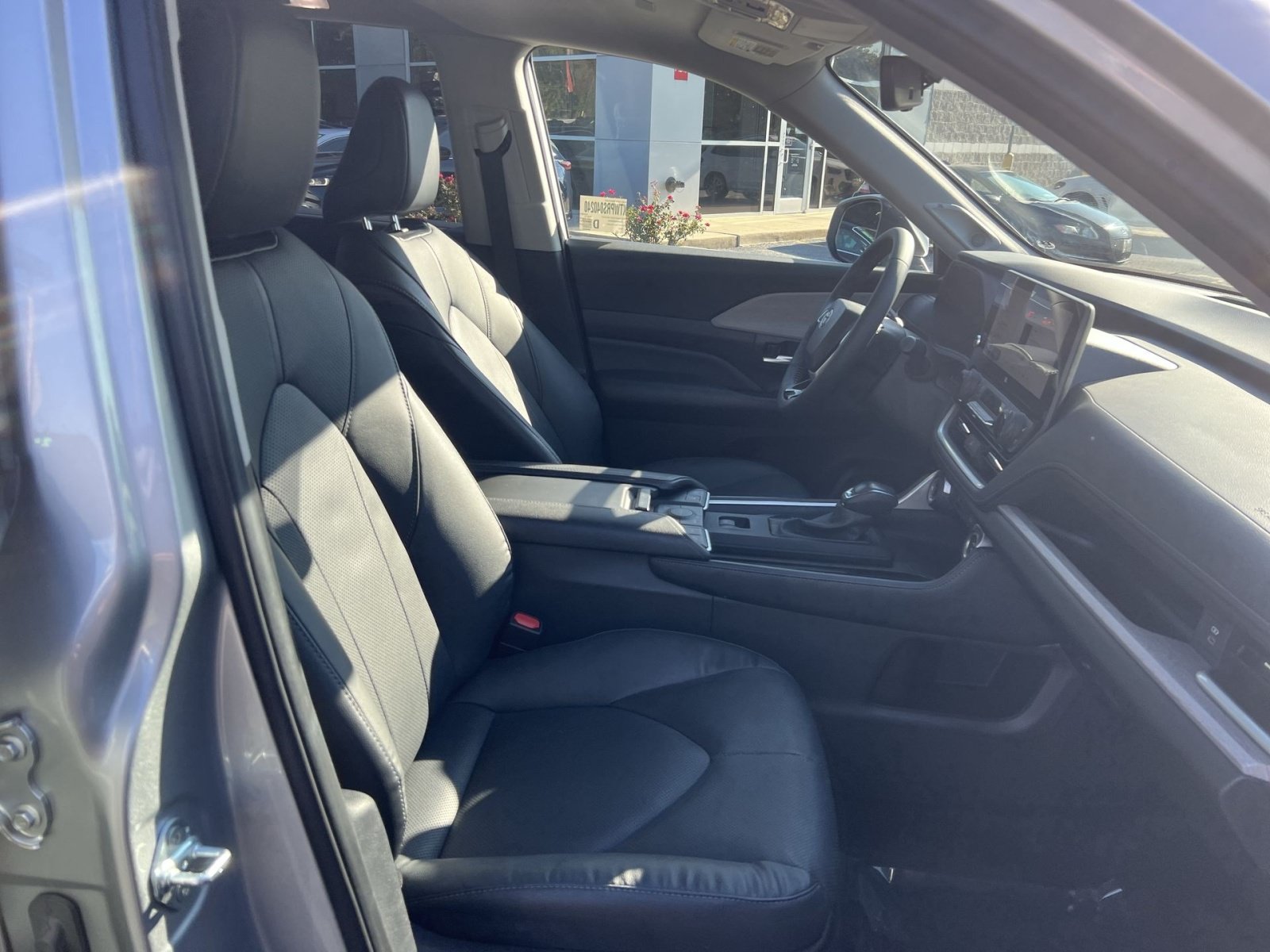 Used 2024 Toyota Grand Highlander AWD image 26