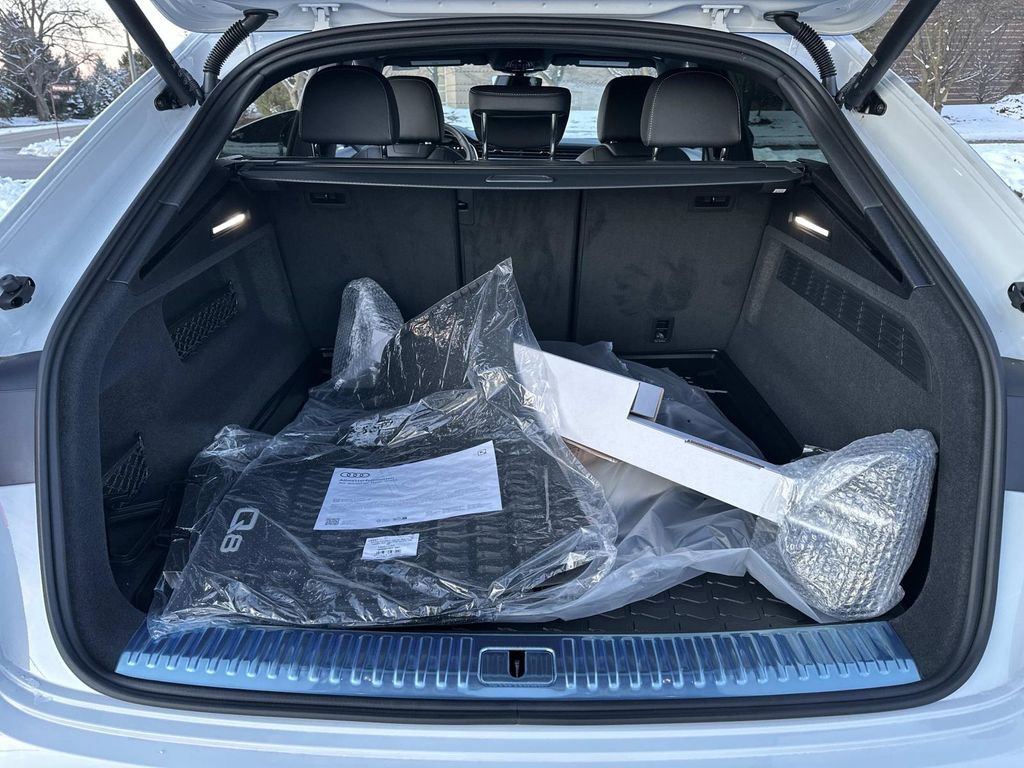 New 2026 Audi Q8 Premium image 9
