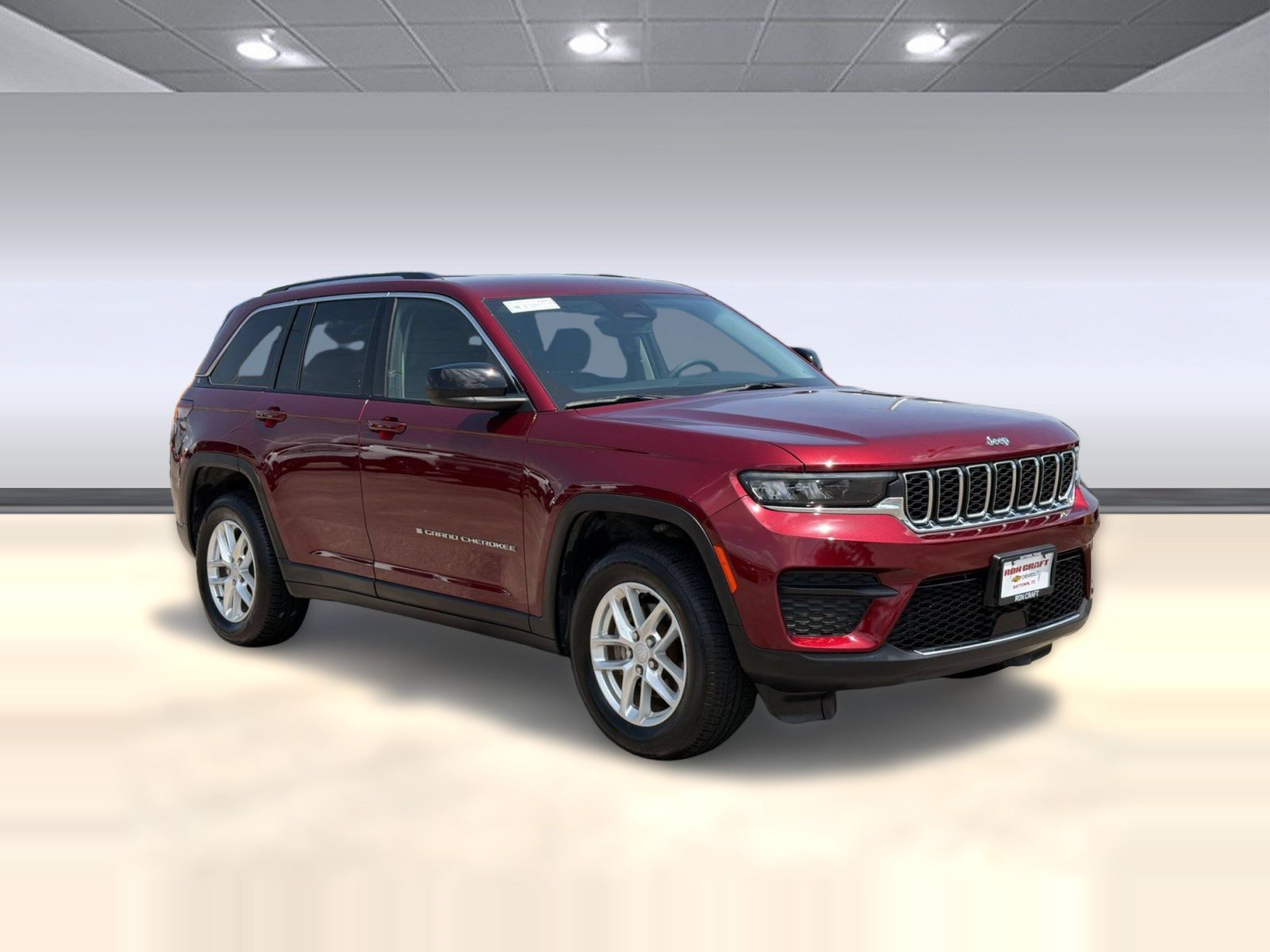 Used 2023 Jeep Grand Cherokee Laredo AWD/4WD image 7