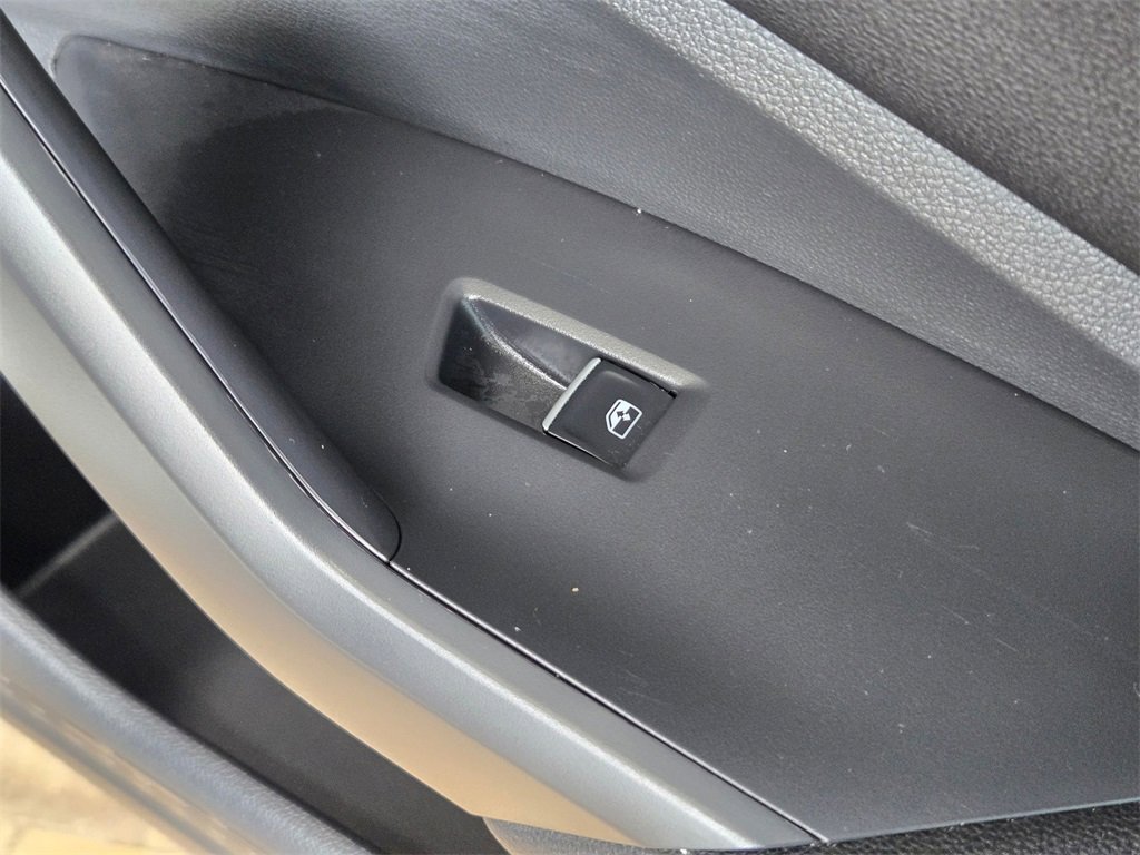 Used 2024 Volkswagen Jetta SE w/ Panoramic Sunroof Package image 27