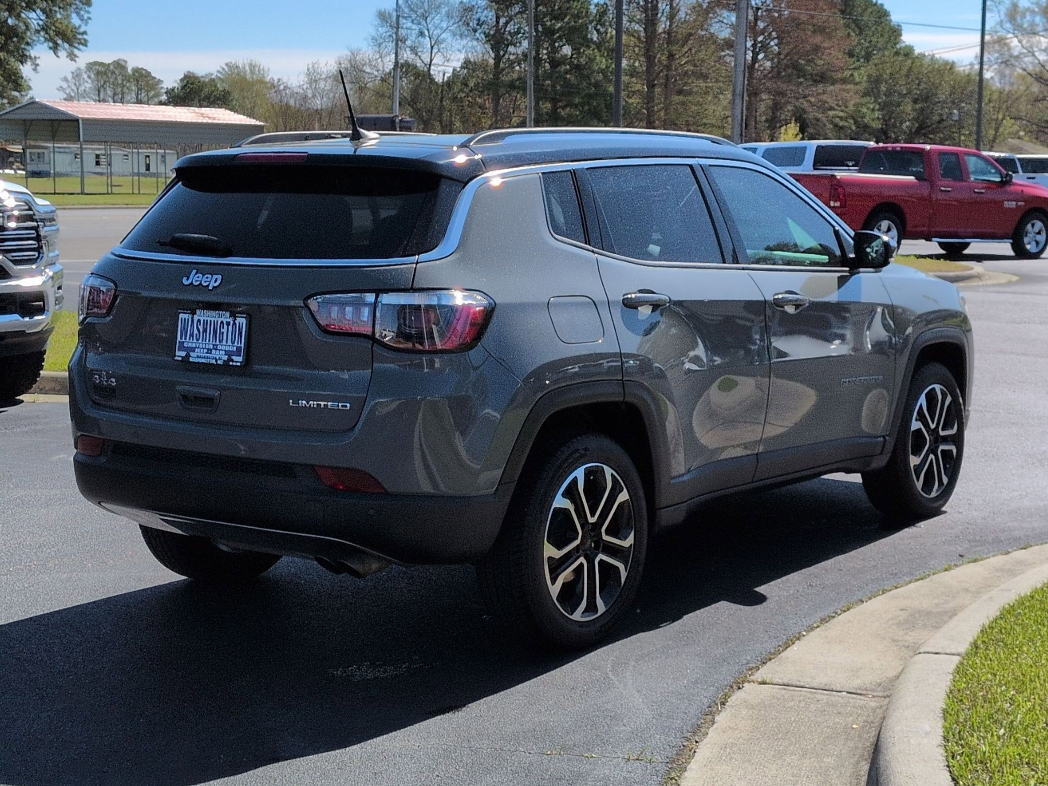 Used 2022 Jeep Compass Limited w/ Sun and Sound Group image 5