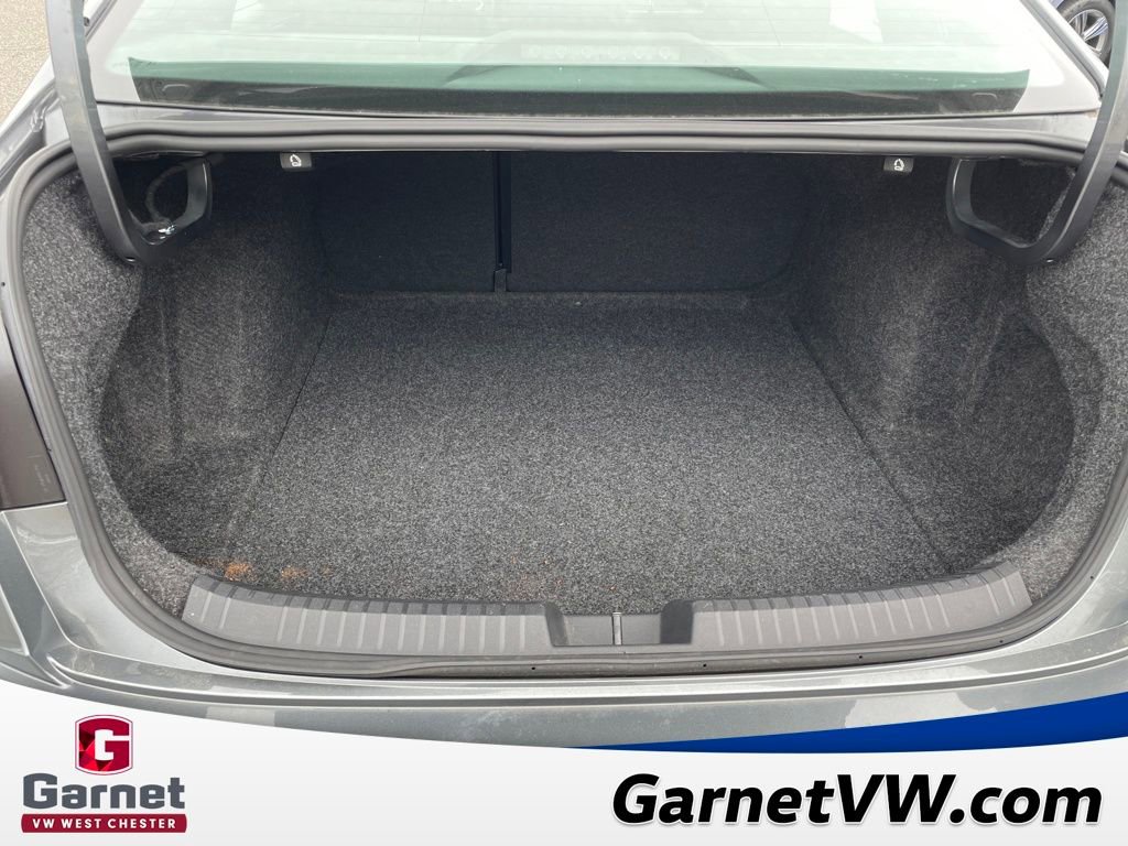 Used 2024 Volkswagen Jetta Sport image 12
