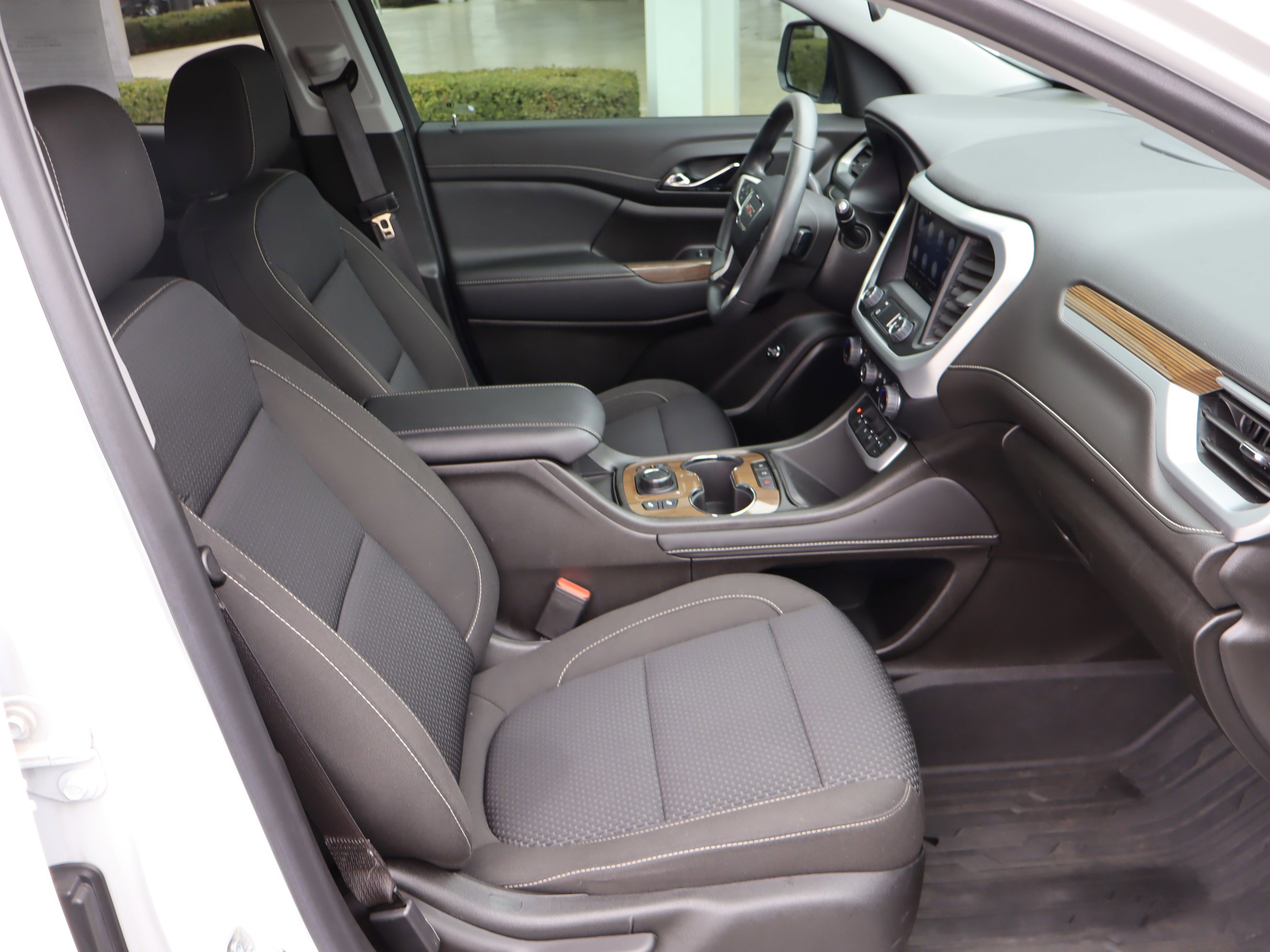 Certified 2023 GMC Acadia SLE w/ Driver Convenience Package image 39