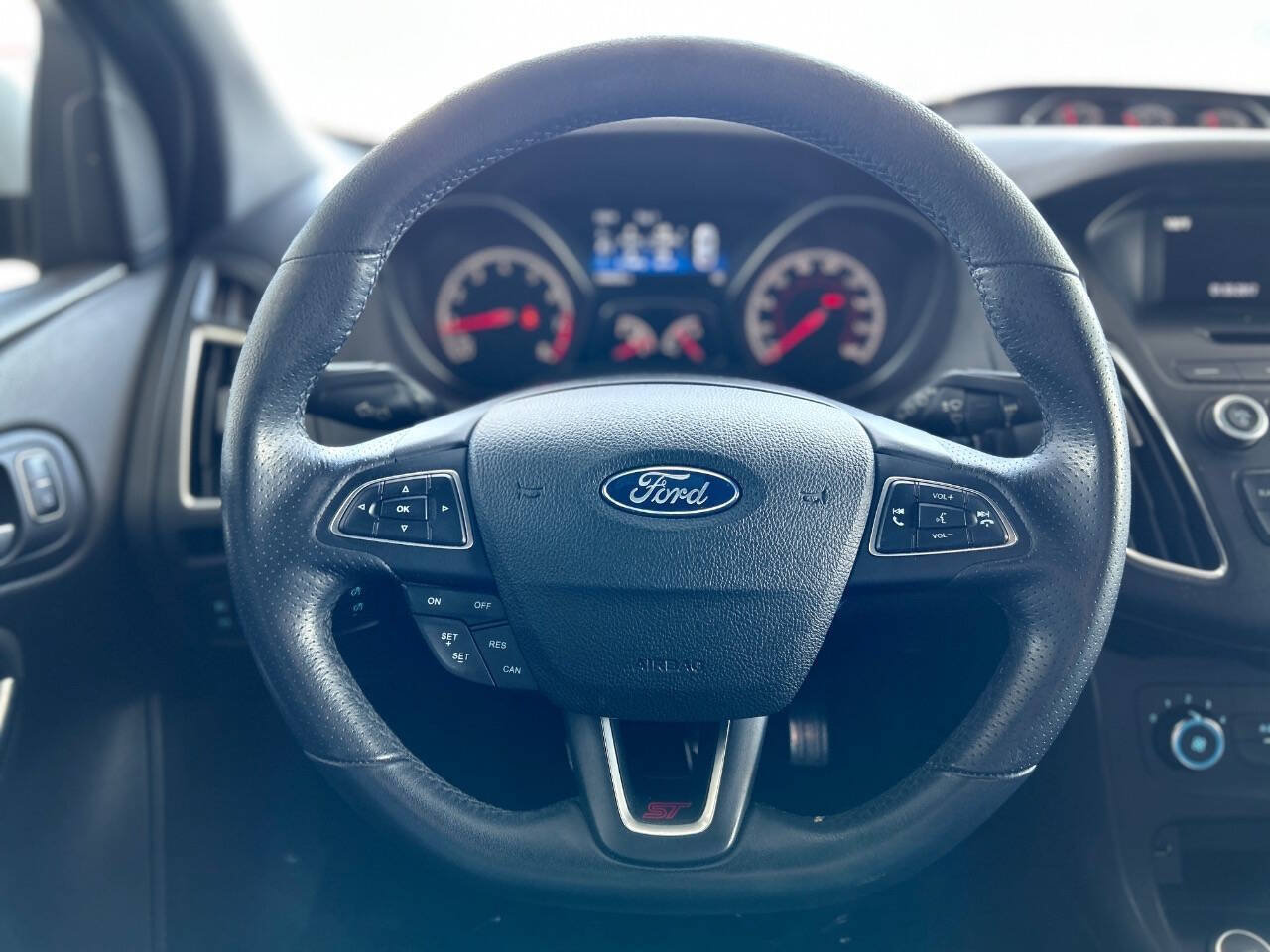 Used 2017 Ford Focus ST FWD image 70