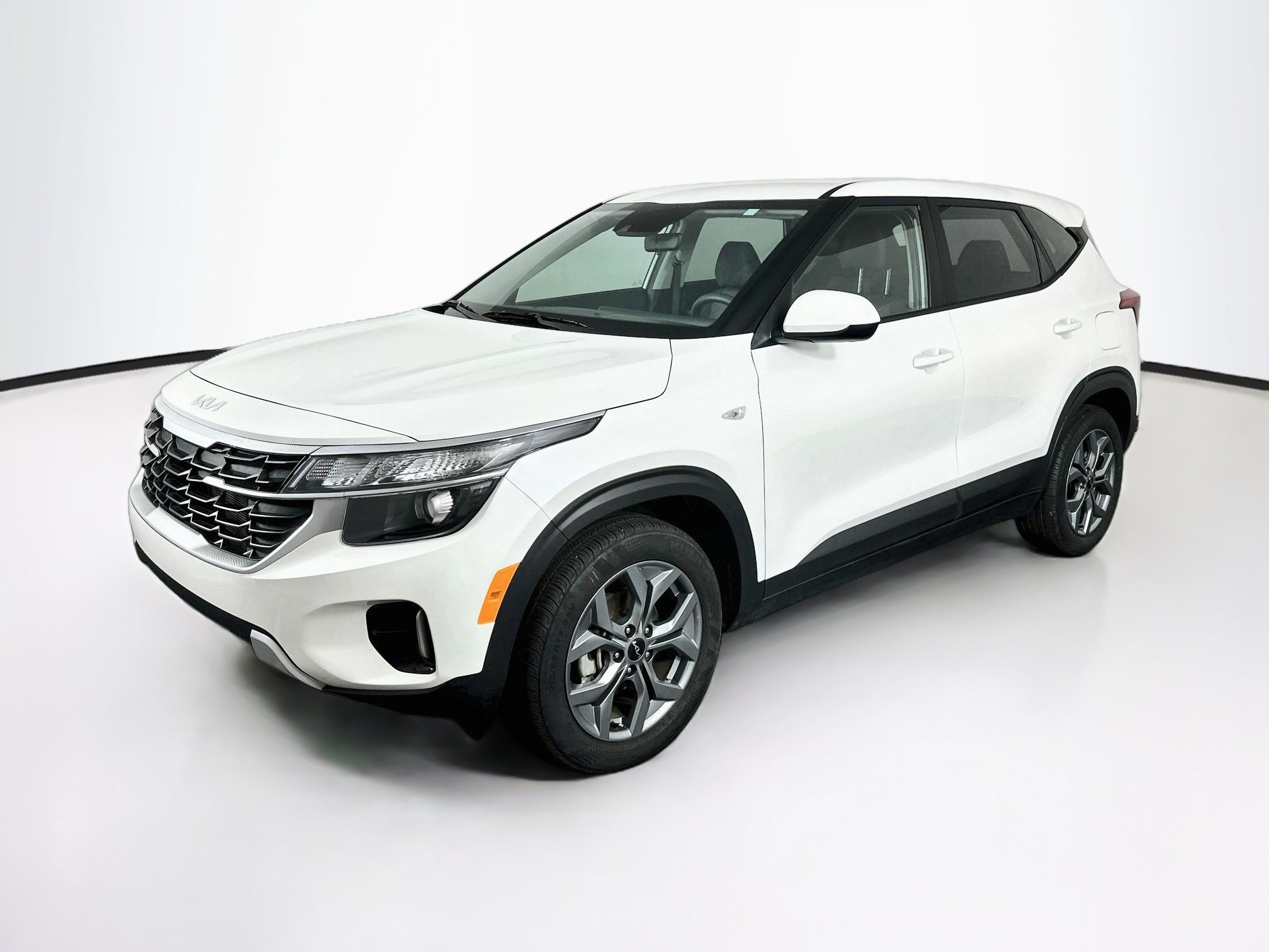 Used 2026 Kia Seltos LX FWD image 3
