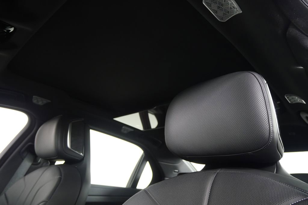 Used 2026 BMW 750e xDrive 750e xDrive w/ Executive Package image 12