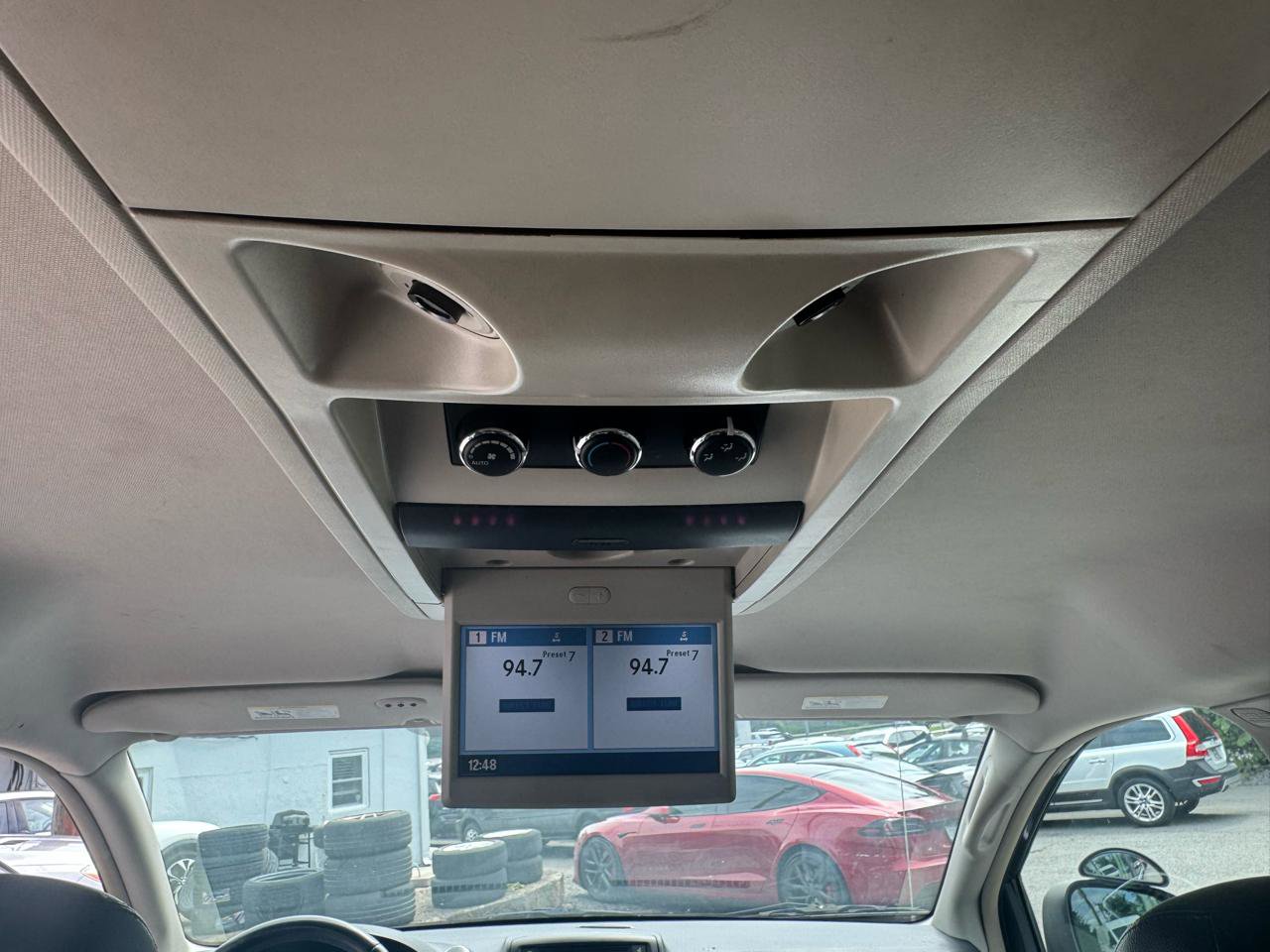 Used 2012 Chrysler Town & Country Touring-L w/ Entertainment Group #2 FWD image 23