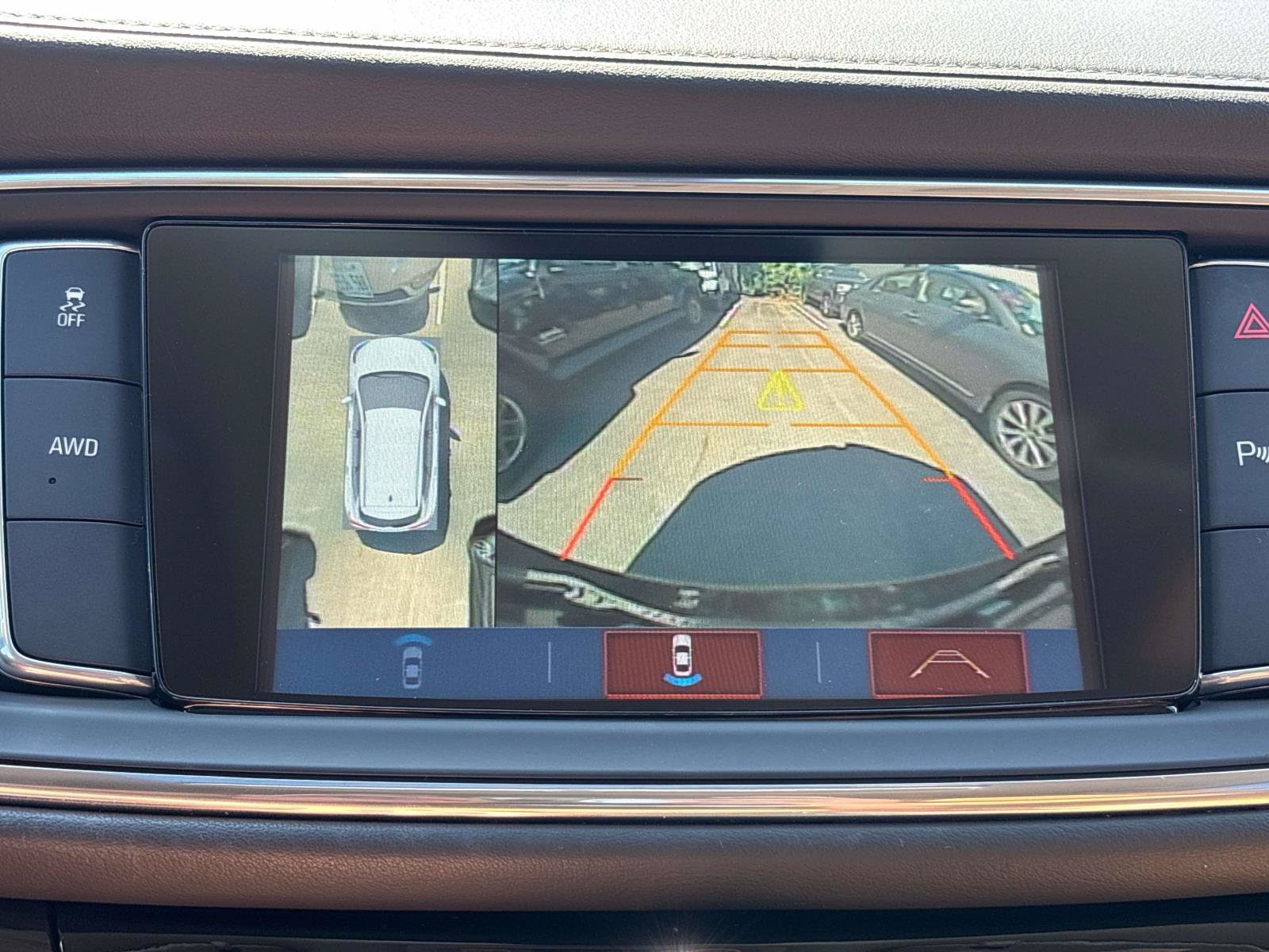 Used 2019 Buick Enclave Essence AWD/4WD image 22