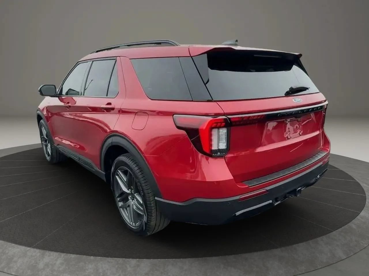 Used 2026 Ford Explorer ST-Line w/ ST-Line Street Pack RWD image 4