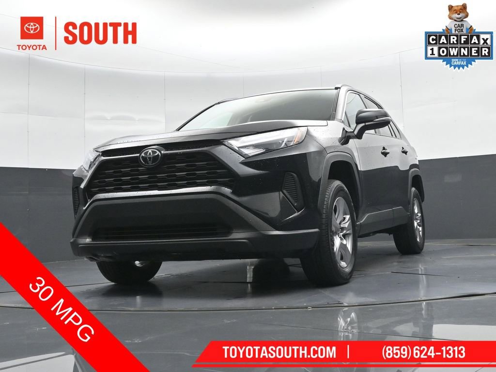 Used 2025 Toyota RAV4 XLE FWD image 40