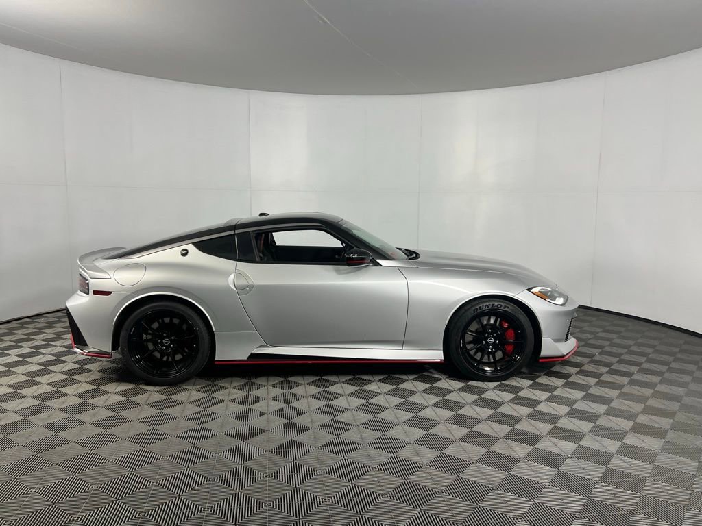Used 2025 Nissan Z NISMO w/ Floor Mat Package image 3