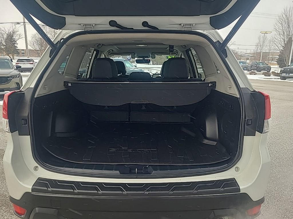 Used 2019 Subaru Forester Limited w/ Popular Package #3 image 10