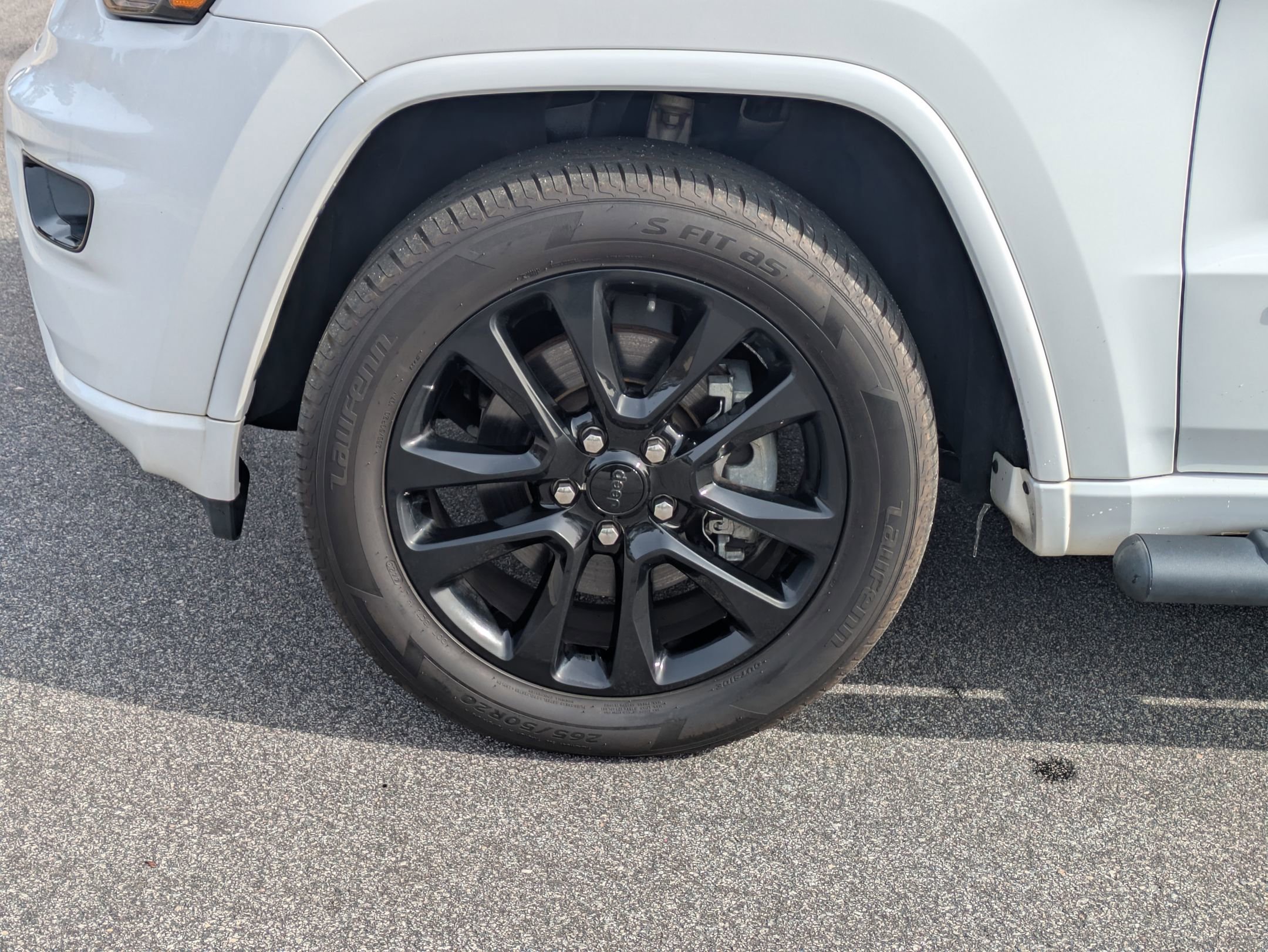 Used 2022 Jeep Grand Cherokee Laredo X image 33