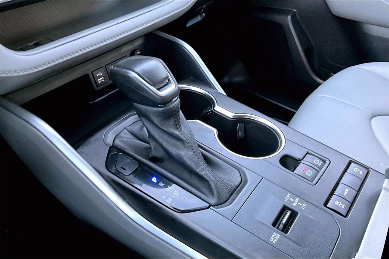 Used 2022 Toyota Highlander XLE image 31