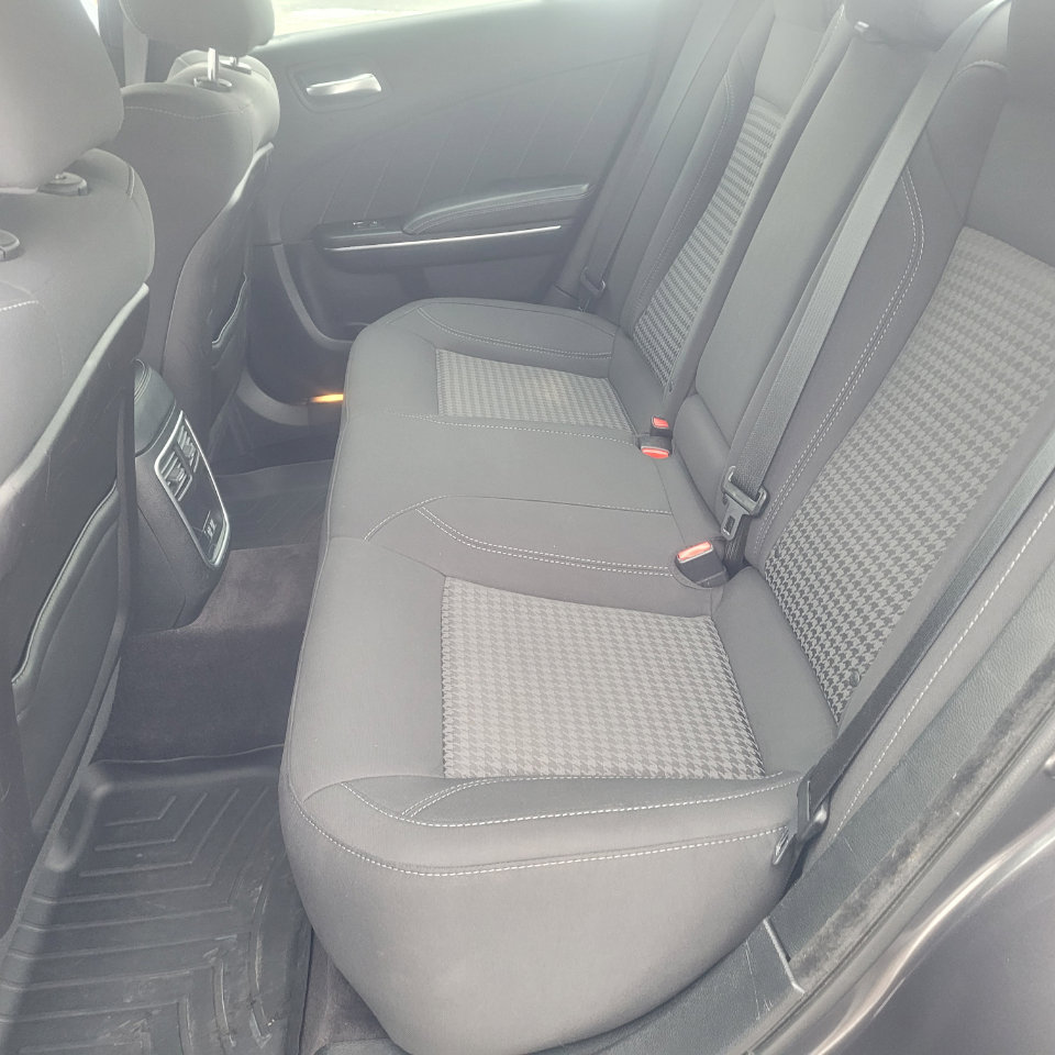 Used 2018 Dodge Charger GT image 28