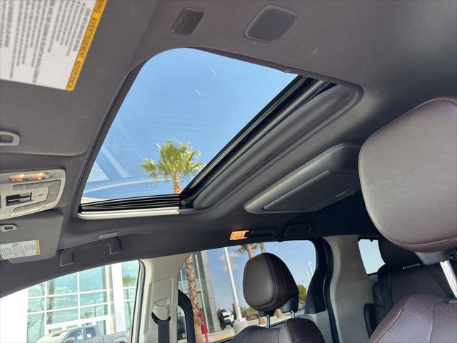 Certified 2023 Toyota Sienna Platinum FWD image 15