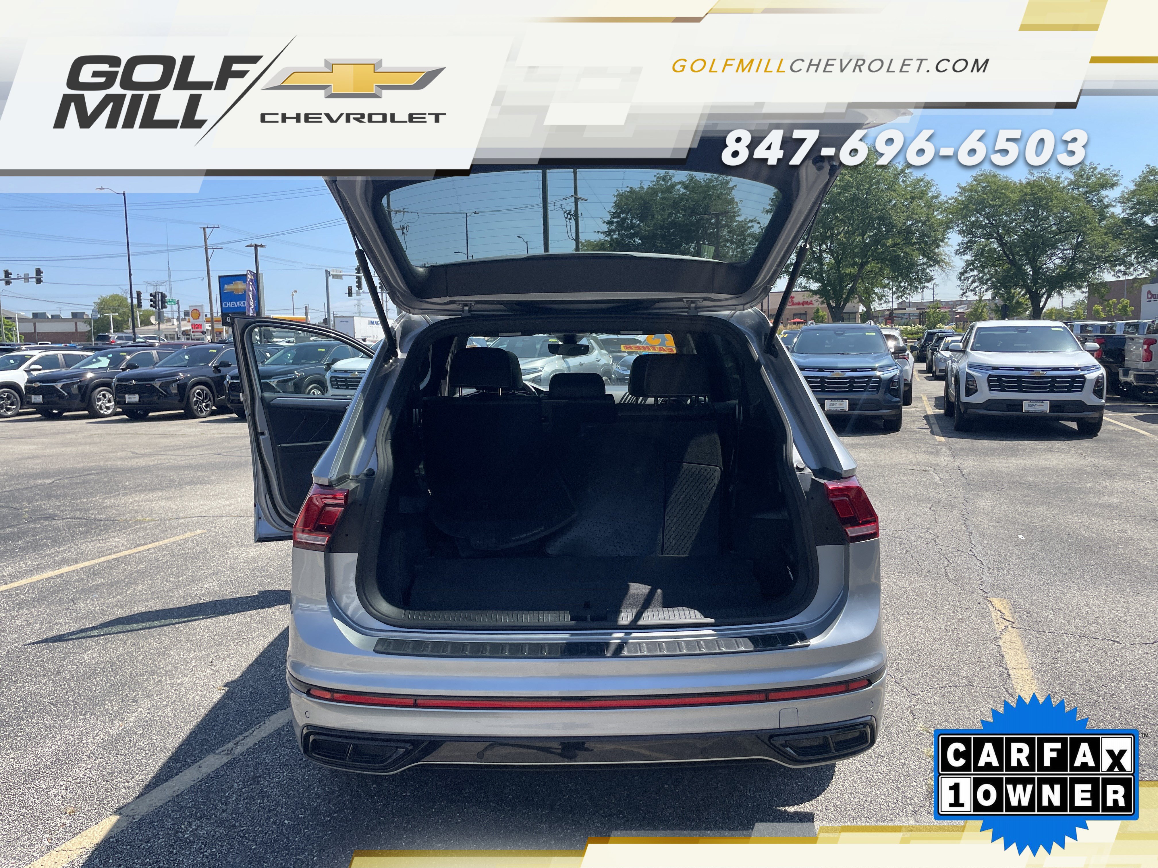 Used 2023 Volkswagen Tiguan SE R-Line FWD image 12