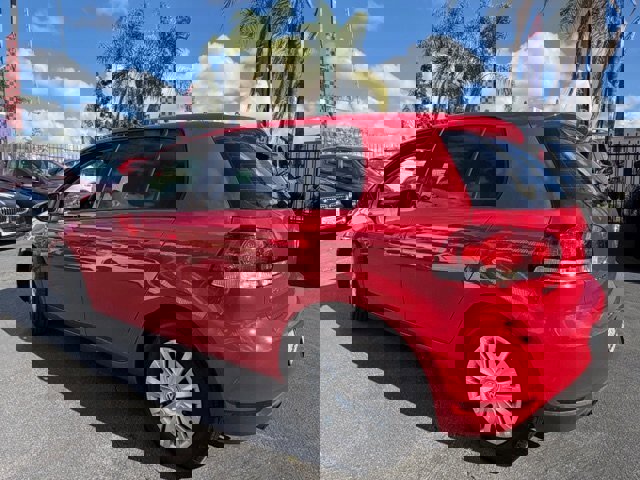 Used 2013 Volkswagen Golf 4-Door FWD image 5